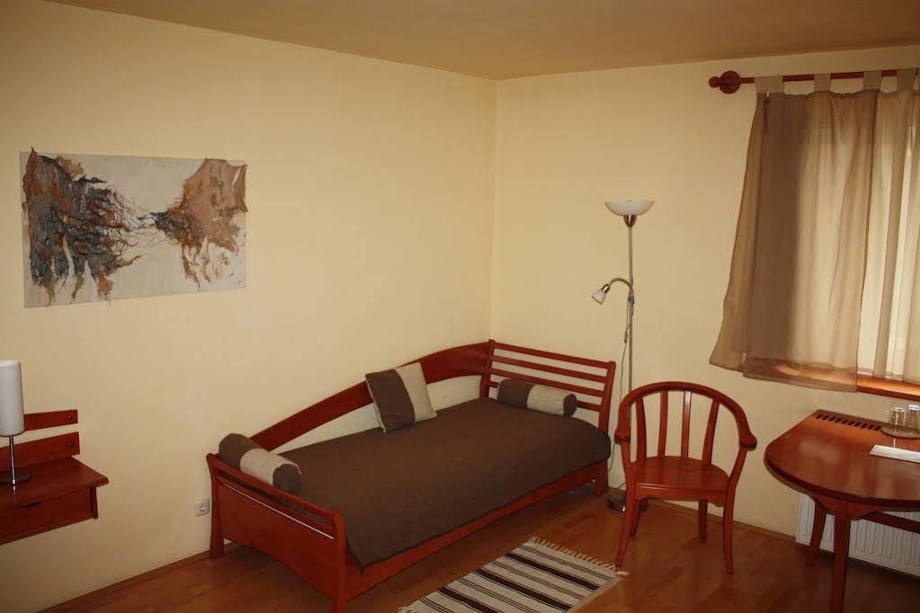 The Zen Hotel - Posticum Oradea Exterior photo