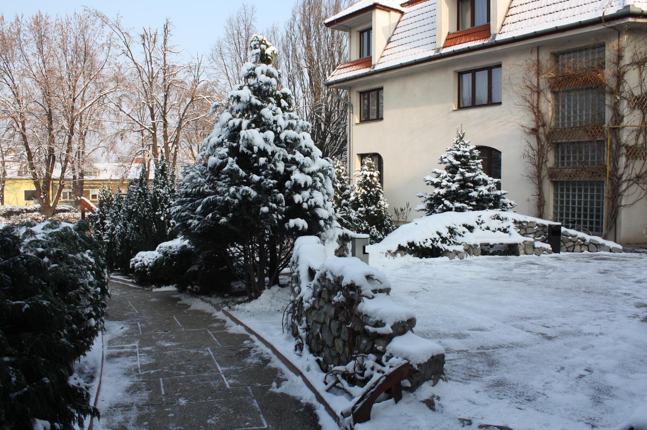 The Zen Hotel - Posticum Oradea Exterior photo