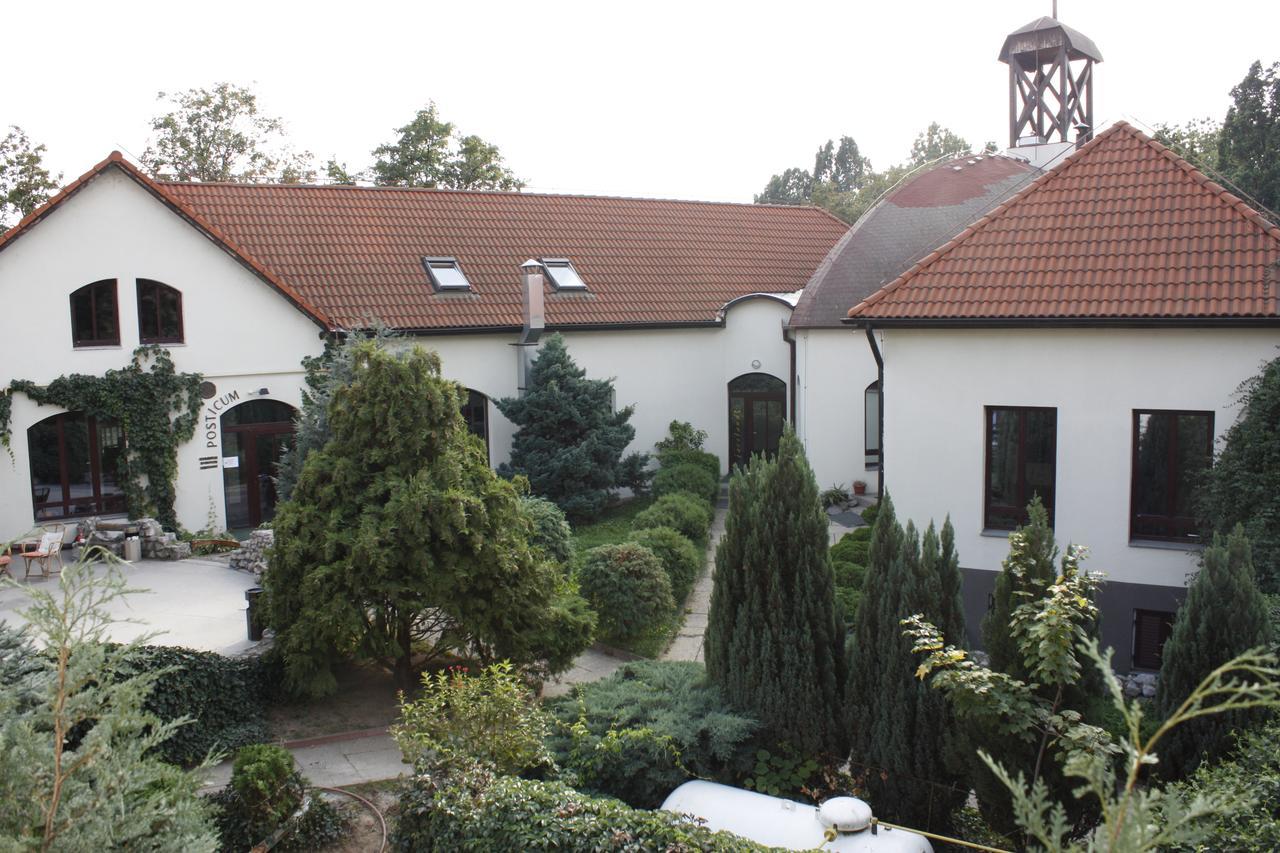 The Zen Hotel - Posticum Oradea Exterior photo